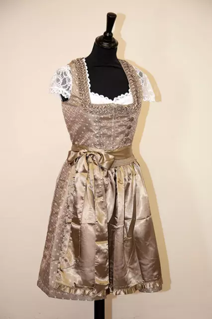 Kollektion_2019_Dirndl_festlich_01